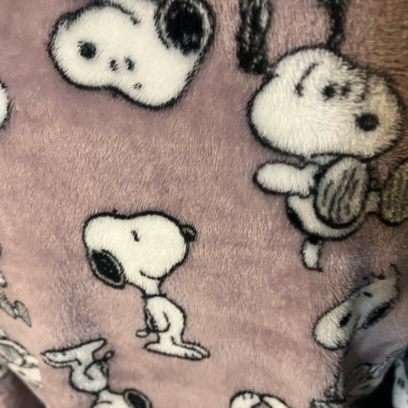 Peanuts snoopy purple polyester pajama top - Picture 5 of 5